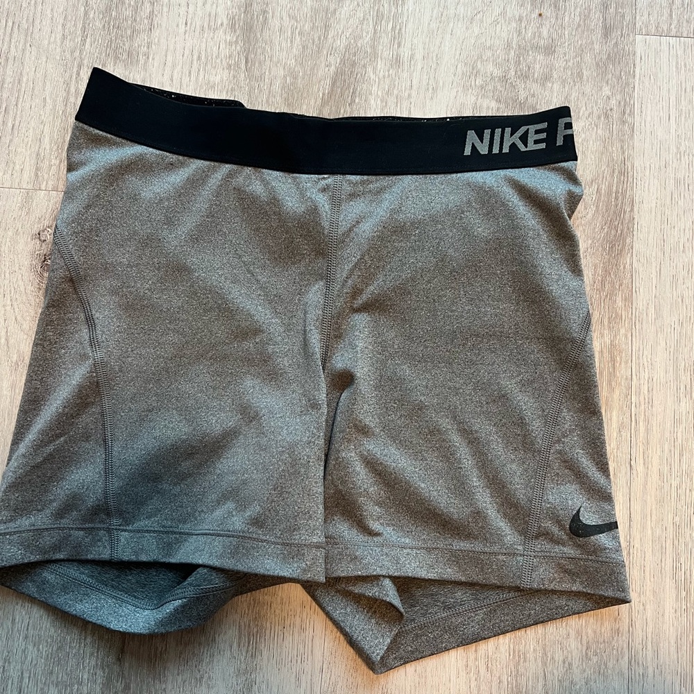 NikePro Dry fit grey short size M